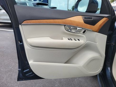 Used 2022 Volvo XC90 T6 Momentum w/ Advanced Package AWD/4WD image 18