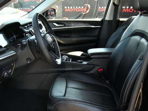 Used 2023 Jeep Grand Cherokee 30th Anniversary AWD/4WD image 18