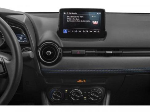 Used 2019 Toyota Yaris LE image 10