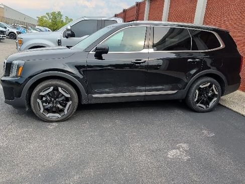 Used 2024 Kia Telluride S AWD/4WD image 11