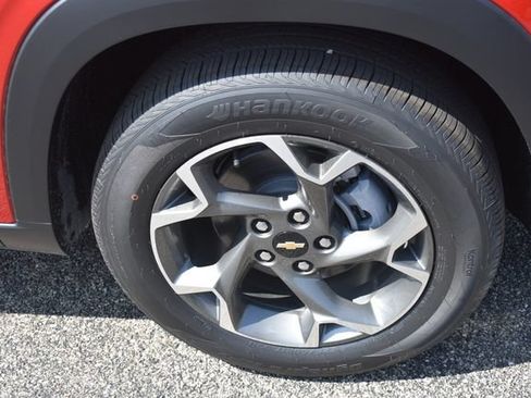 New 2026 Chevrolet Trax LT w/ LT Convenience Package FWD image 12