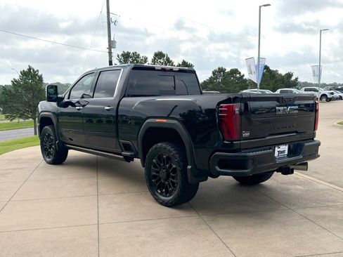 Used 2026 GMC Sierra 2500 Denali Ultimate w/ LPO, Black Badging Package AWD/4WD image 4