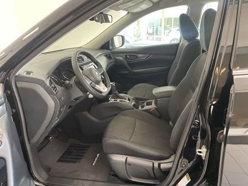 Used 2020 Nissan Rogue S image 6