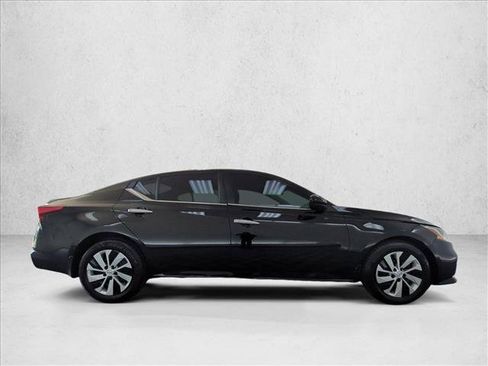Used 2020 Nissan Altima 2.5 S FWD image 4