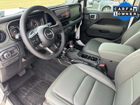 Used 2026 Jeep Gladiator Mojave AWD/4WD image 26