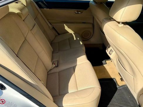 Used 2015 Lexus ES 350 w/ Luxury Package FWD image 16