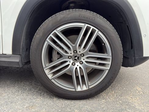 Used 2025 Mercedes-Benz GLS 450 4MATIC image 38