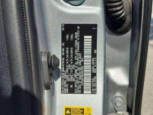 Used 2019 Toyota Highlander LE FWD image 30