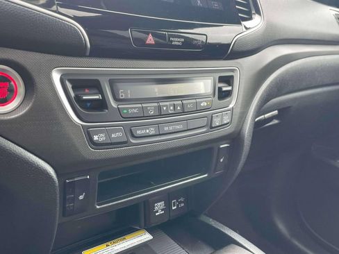 Certified 2023 Honda Passport TrailSport image 31