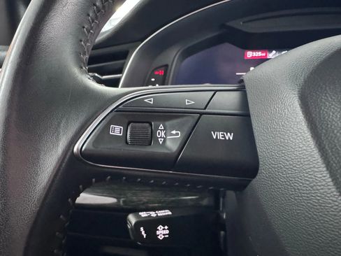 Used 2019 Audi Q8 Premium w/ Convenience Package image 24