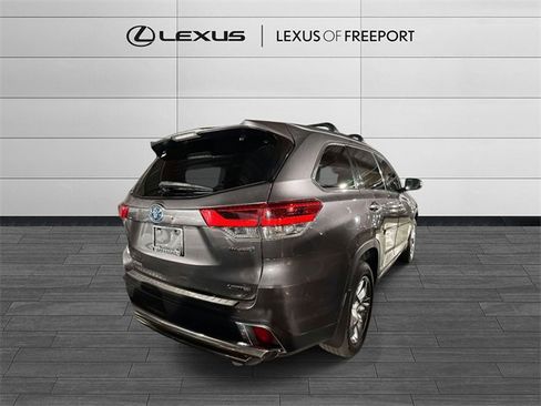 Used 2017 Toyota Highlander Limited image 4