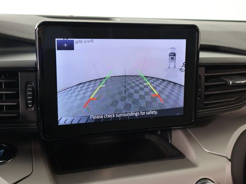 Used 2023 Ford Explorer XLT AWD/4WD image 6