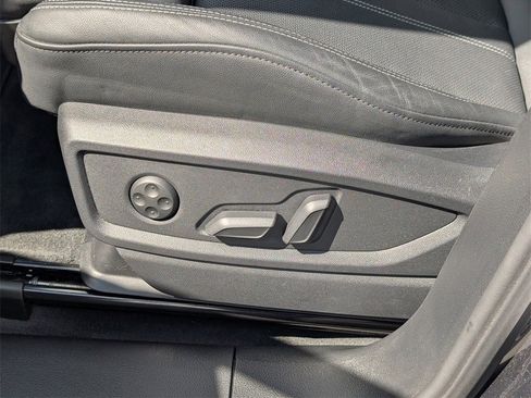 Used 2024 Audi Q5 e Premium Plus image 14