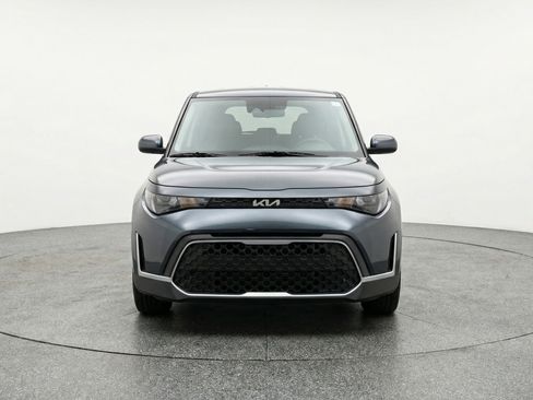 Used 2025 Kia Soul LX w/ LX Technology Package image 2