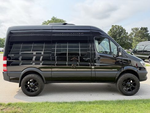 Used 2016 Freightliner Sprinter 2500 AWD/4WD image 18
