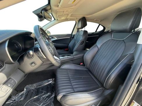 Used 2022 Genesis G70 2.0T w/ Prestige Package RWD image 11