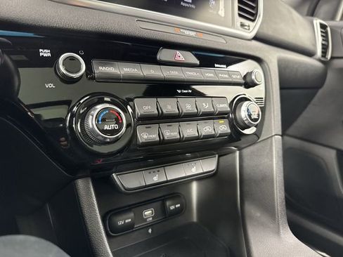 Used 2020 Kia Sportage S w/ S Premium Package image 9