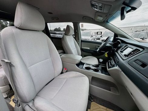 Used 2019 Kia Sedona LX FWD image 27