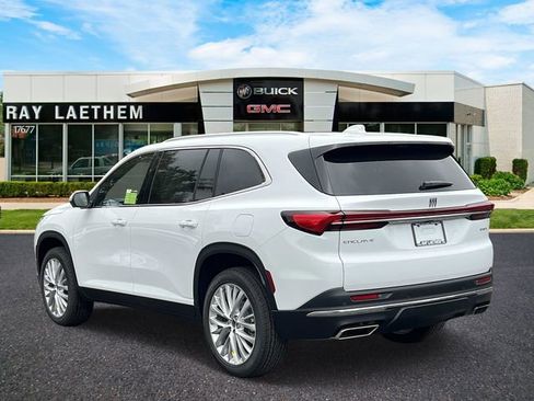 Used 2026 Buick Enclave Preferred w/ Power Package image 3