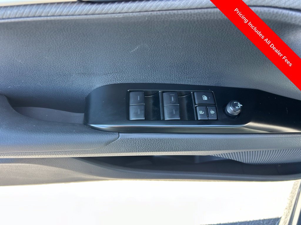Used 2026 Toyota Camry SE FWD image 5