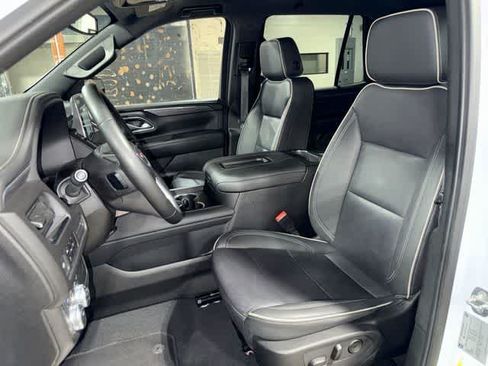 Used 2024 GMC Yukon SLT AWD/4WD image 14