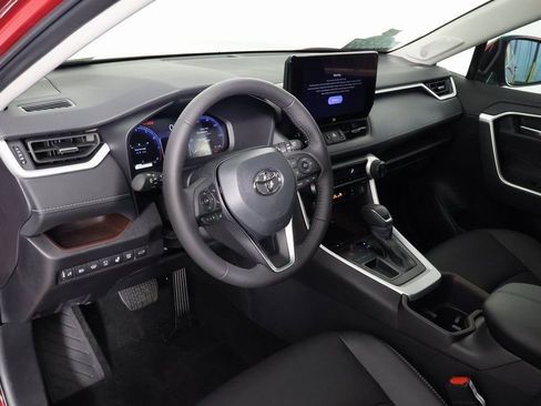 Used 2025 Toyota RAV4 Limited image 7