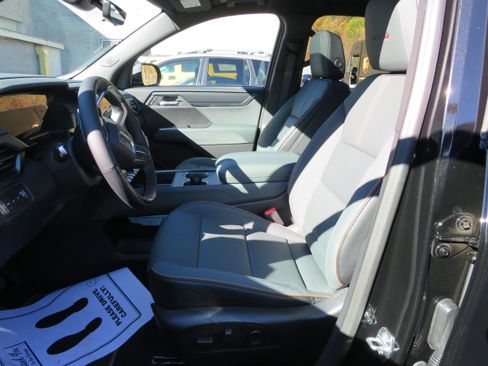 New 2026 GMC Acadia AT4 w/ Super Cruise Package image 13