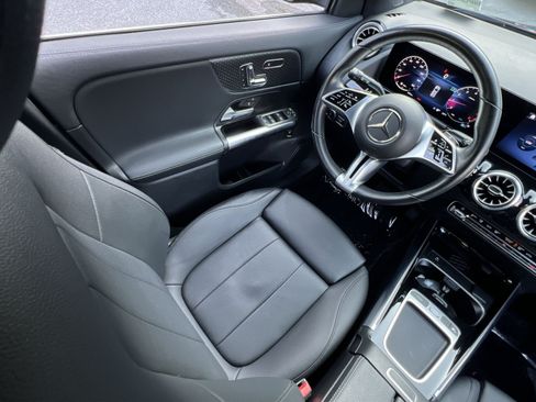 Used 2025 Mercedes-Benz GLA 250 4MATIC image 16