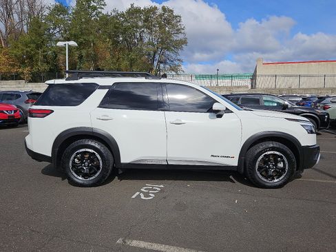 Certified 2024 Nissan Pathfinder Rock Creek image 7