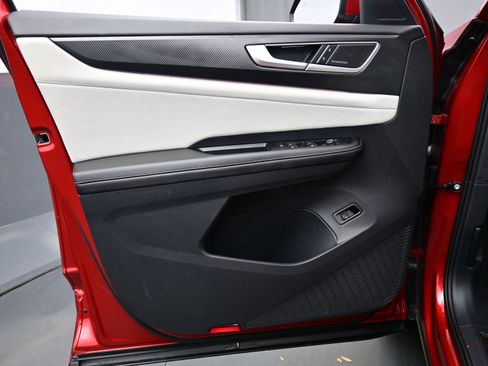 Used 2024 Volkswagen Atlas Cross Sport SEL Premium R-Line image 9