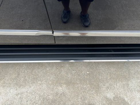 Used 2017 Cadillac Escalade ESV Platinum image 11