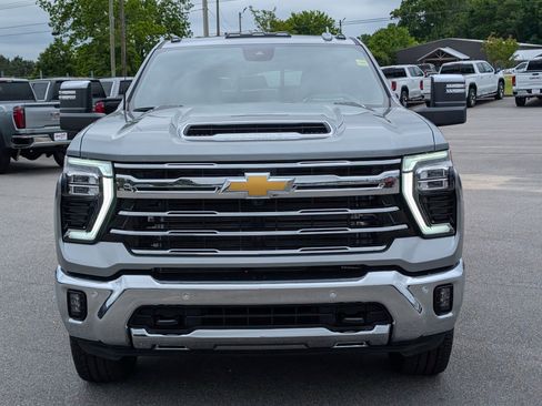New 2026 Chevrolet Silverado 2500 LTZ w/ LTZ Premium Package AWD/4WD image 2