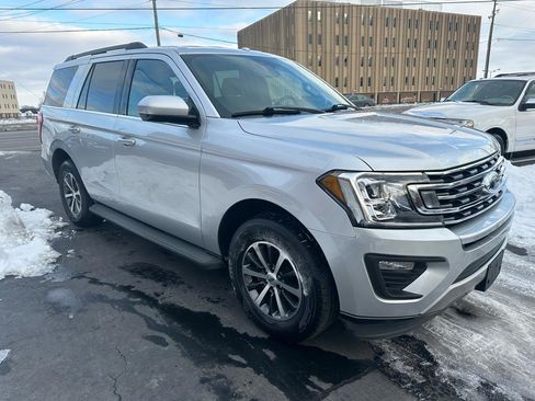 Used 2018 Ford Expedition XLT image 9