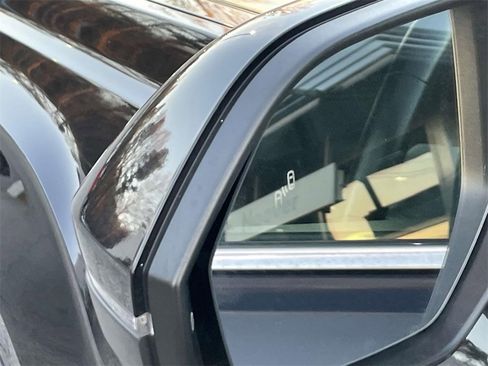 Used 2022 Volkswagen Atlas Cross Sport SE image 18