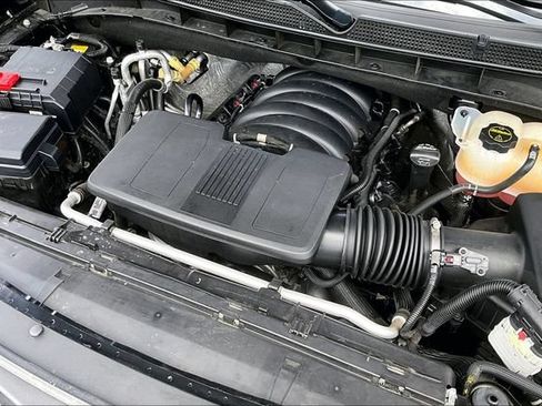 Used 2025 GMC Yukon XL AT4 AWD/4WD image 31