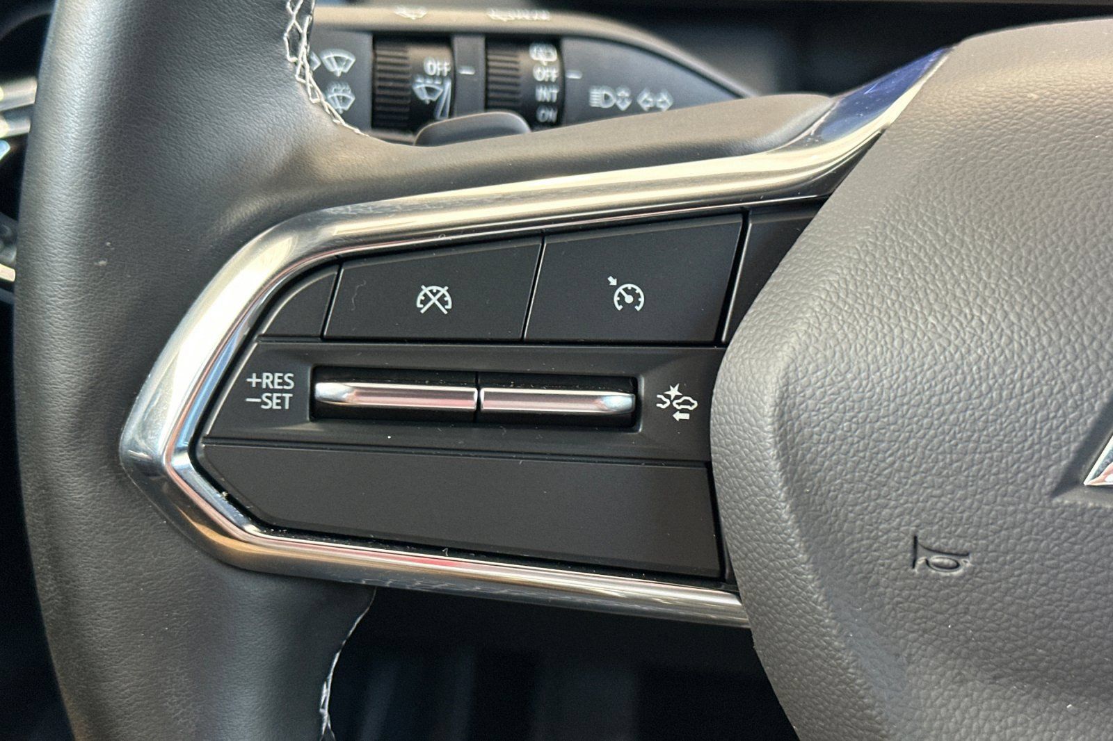Used 2024 Chevrolet Equinox EV LT FWD image 35