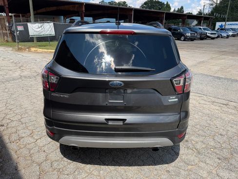Used 2017 Ford Escape SE w/ Equipment Group 201A FWD image 6