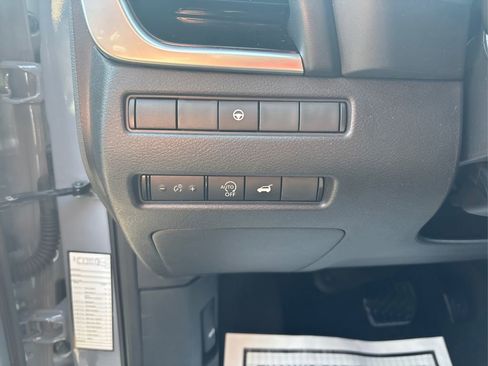 Used 2023 Nissan Rogue SL w/ SL Premium Package image 41