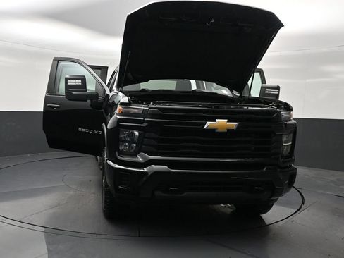 Used 2025 Chevrolet Silverado 2500 Custom w/ Custom Value Package AWD/4WD image 37
