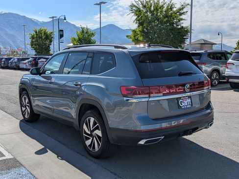 Used 2024 Volkswagen Atlas SE AWD/4WD image 9
