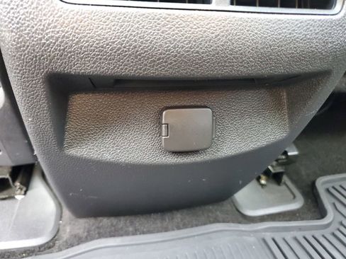 Used 2012 Ford Edge Limited FWD image 12