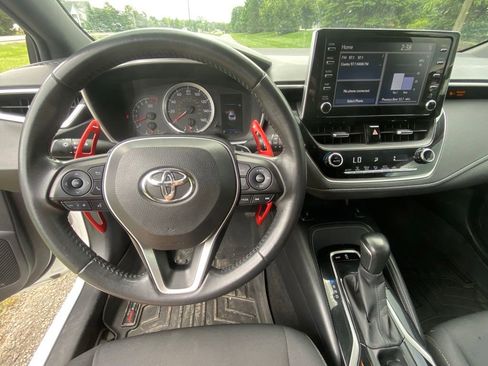 Used 2019 Toyota Corolla Hatchback FWD image 10