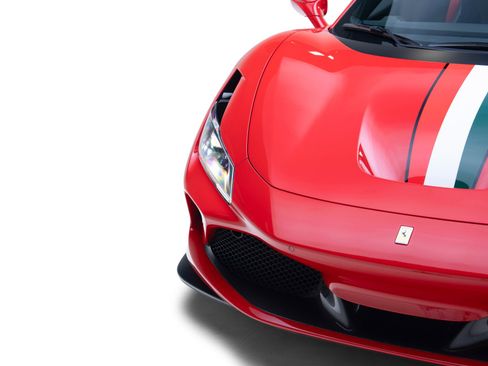 Used 2021 Ferrari F8 Tributo RWD image 15