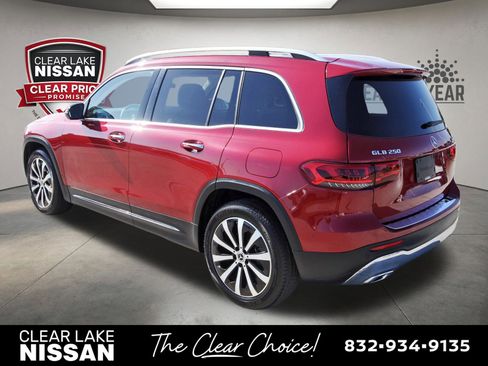 Used 2022 Mercedes-Benz GLB 250 w/ Premium Package Lite image 5