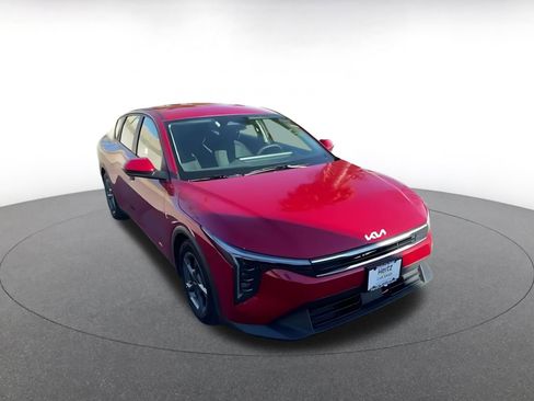 Used 2025 Kia K4 LXS image 3