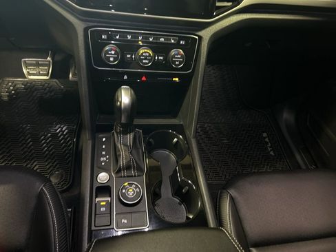 Used 2023 Volkswagen Atlas Cross Sport SEL R-Line image 32