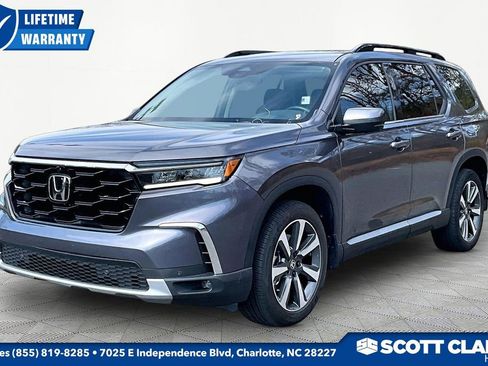 Used 2025 Honda Pilot Elite image 3