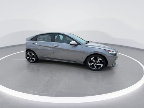 Used 2023 Hyundai Elantra Limited FWD image 9