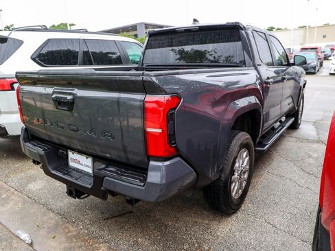 Used 2025 Toyota Tacoma SR5 RWD image 8