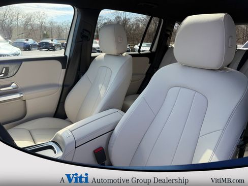 Used 2026 Mercedes-Benz GLB 250 4MATIC image 13